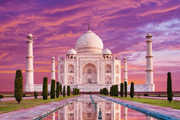 From Delhi: Taj Mahal & Agra Private Tour by Gatimaan Train