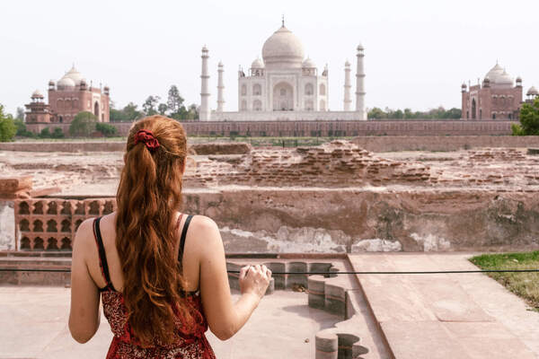 From Delhi: Taj Mahal & Agra Private Tour by Gatimaan Train