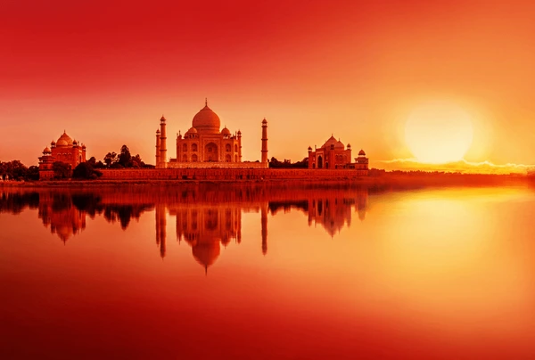 Sunset Taj Mahal Tour with Skip-The-Line & Lateral Entry