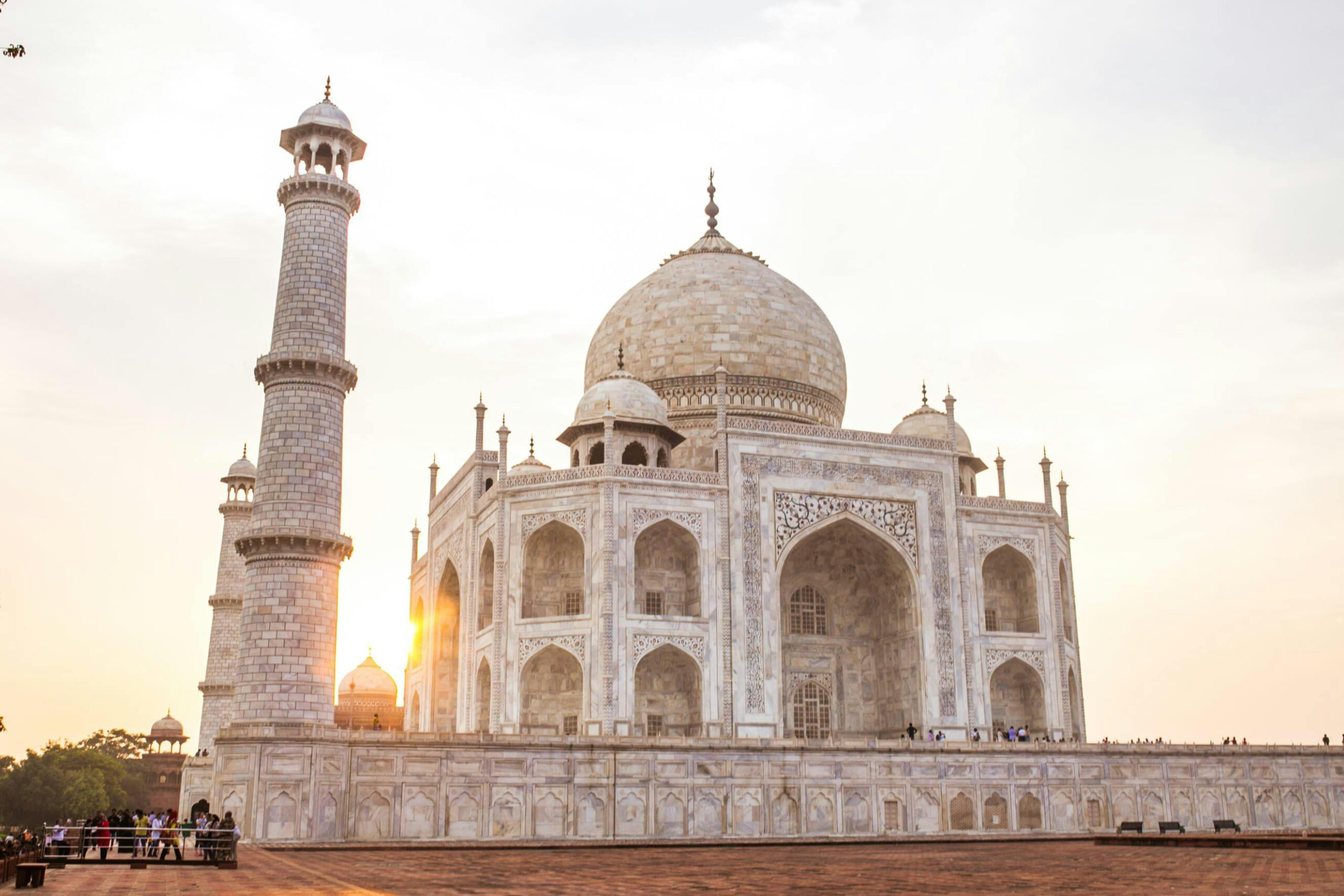 Sunset Taj Mahal Tour with Skip-The-Line & Lateral Entry