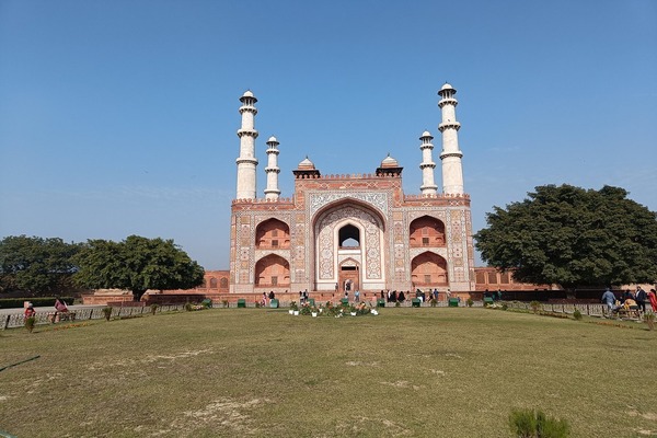 Tomb of Akbar the Great (1)