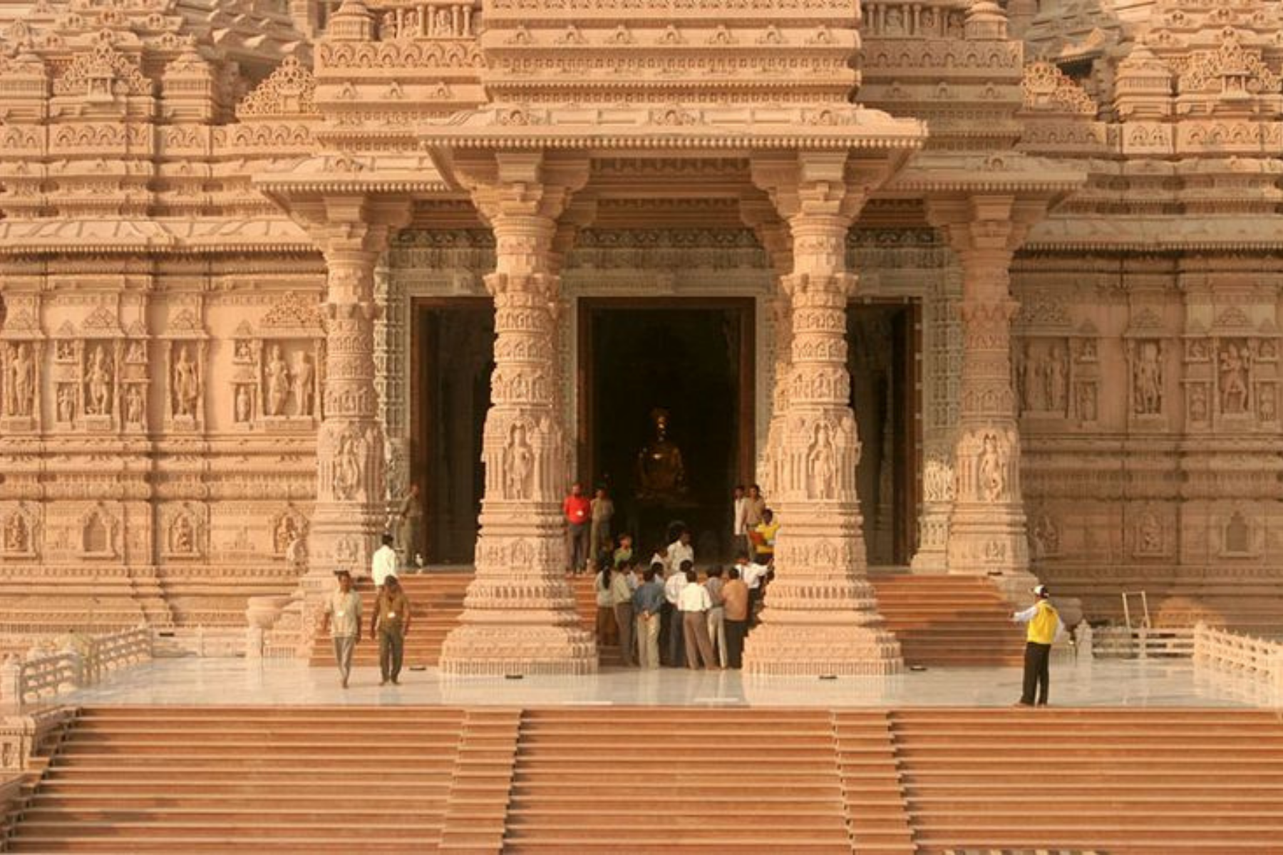 New Delhi: Akshardham Temple Tour with Water and Light Show