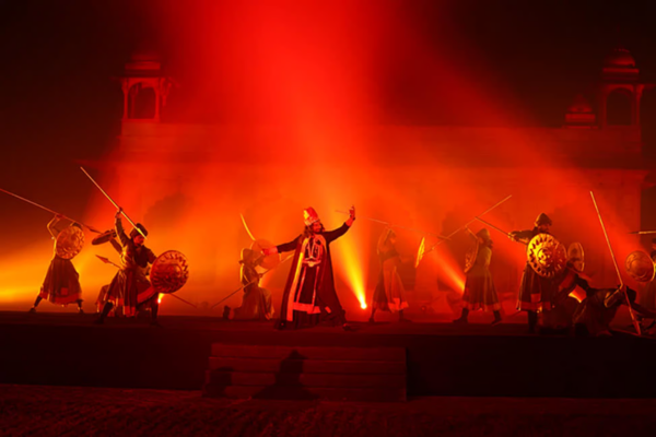 Delhi: Red Fort Light and Sound Show Guided Tour