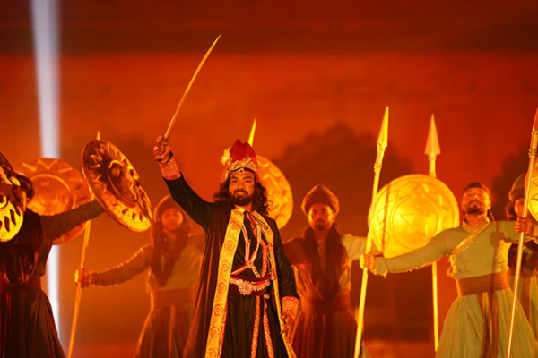 Delhi: Red Fort Light and Sound Show Guided Tour