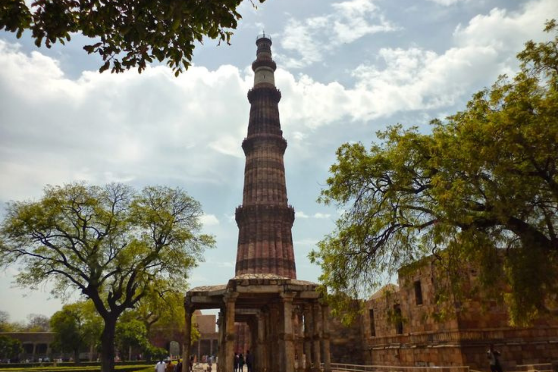 Delhi Agra Jaipur 7-Days Tour with Varanasi & Tiger safari