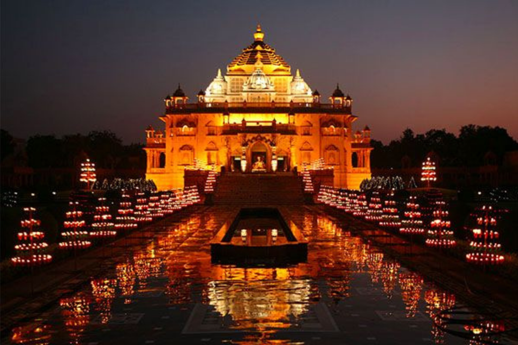 New Delhi: Akshardham Temple Tour with Water and Light Show