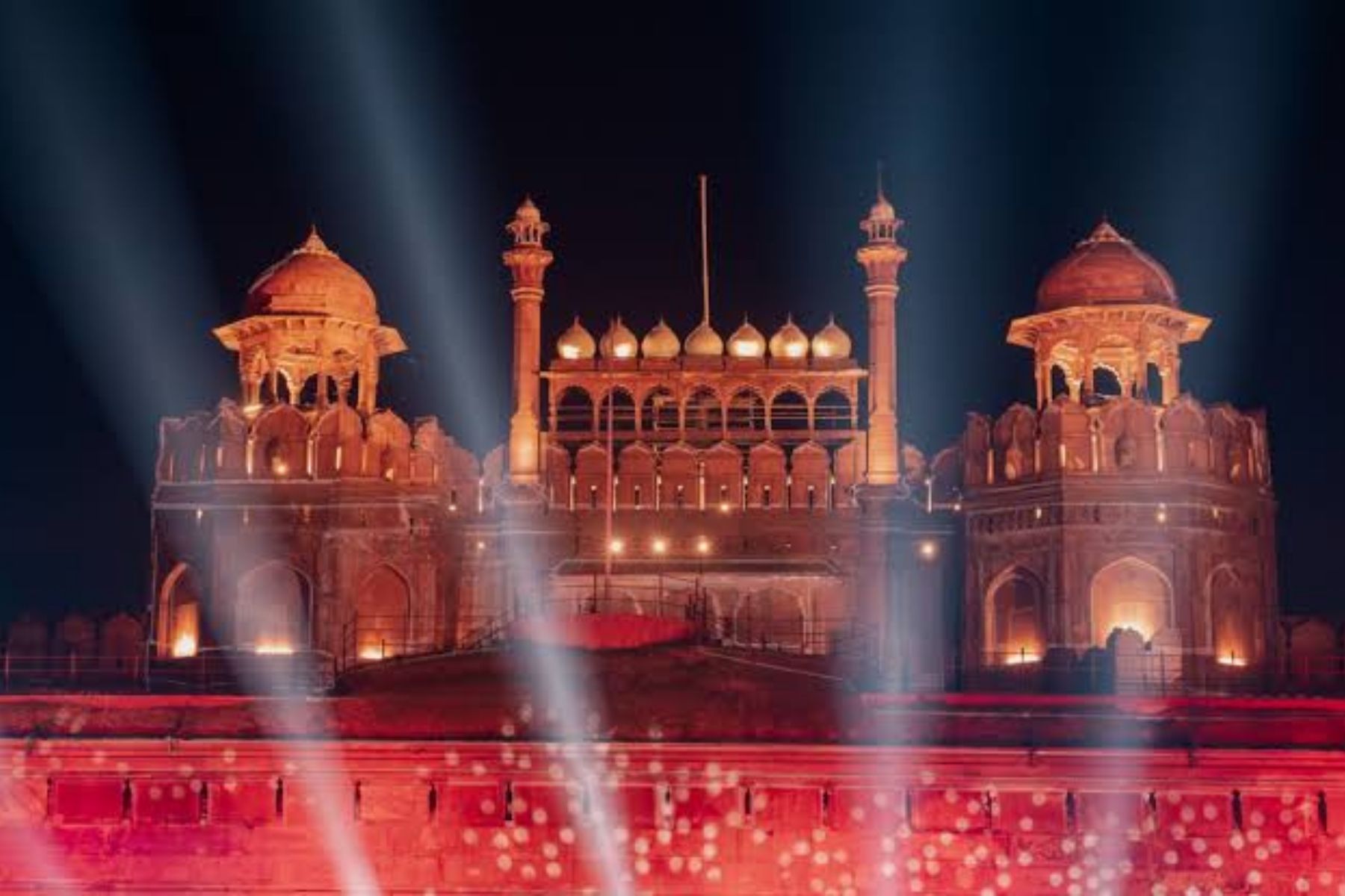 Delhi: Red Fort Light and Sound Show Guided Tour