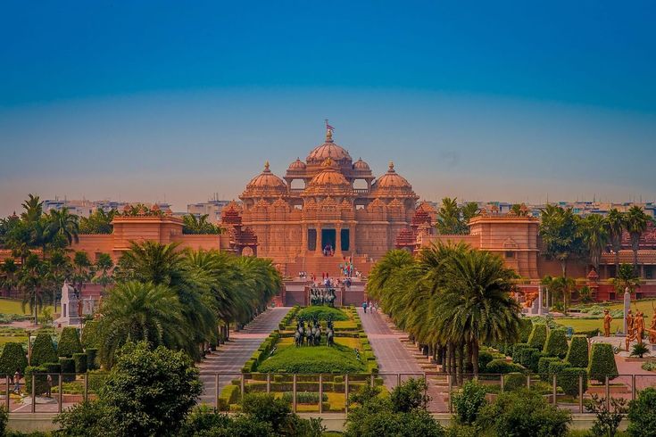 New Delhi Akshardham Temple Tour with Water and Light Show