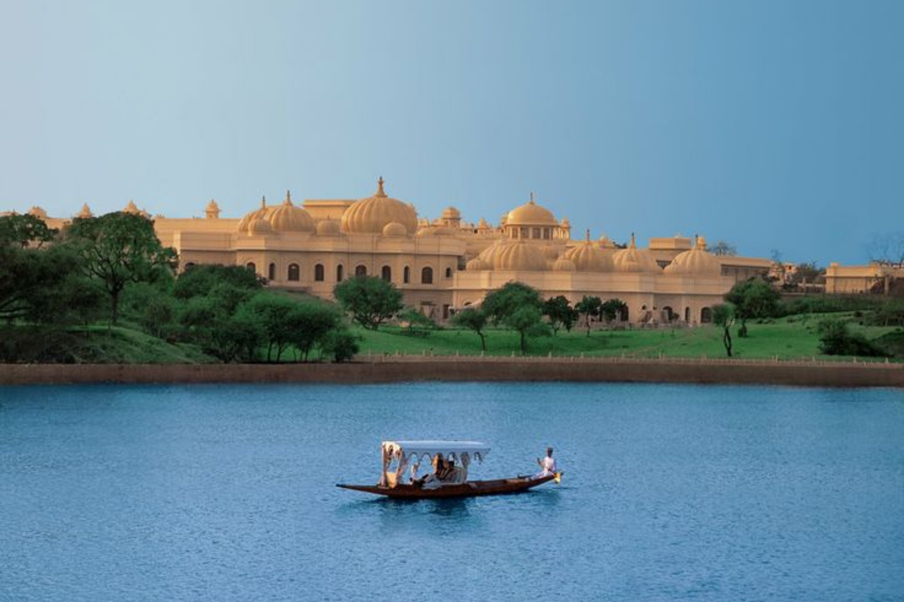 New Delhi: Akshardham Temple Tour with Water and Light Show