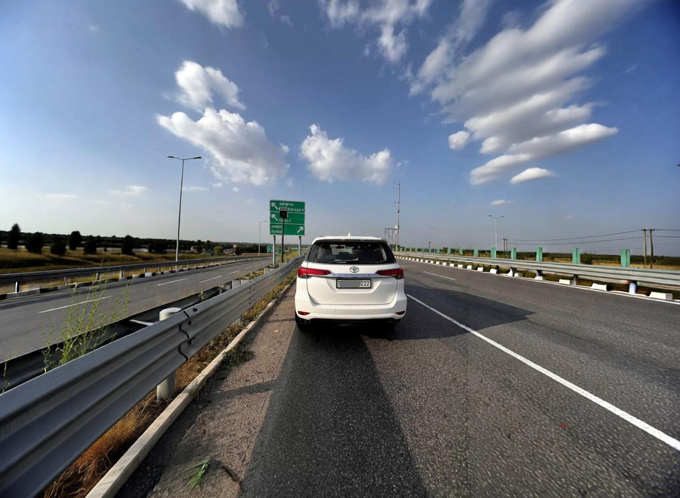 Delhi to Agra: Private One-Way Transfer