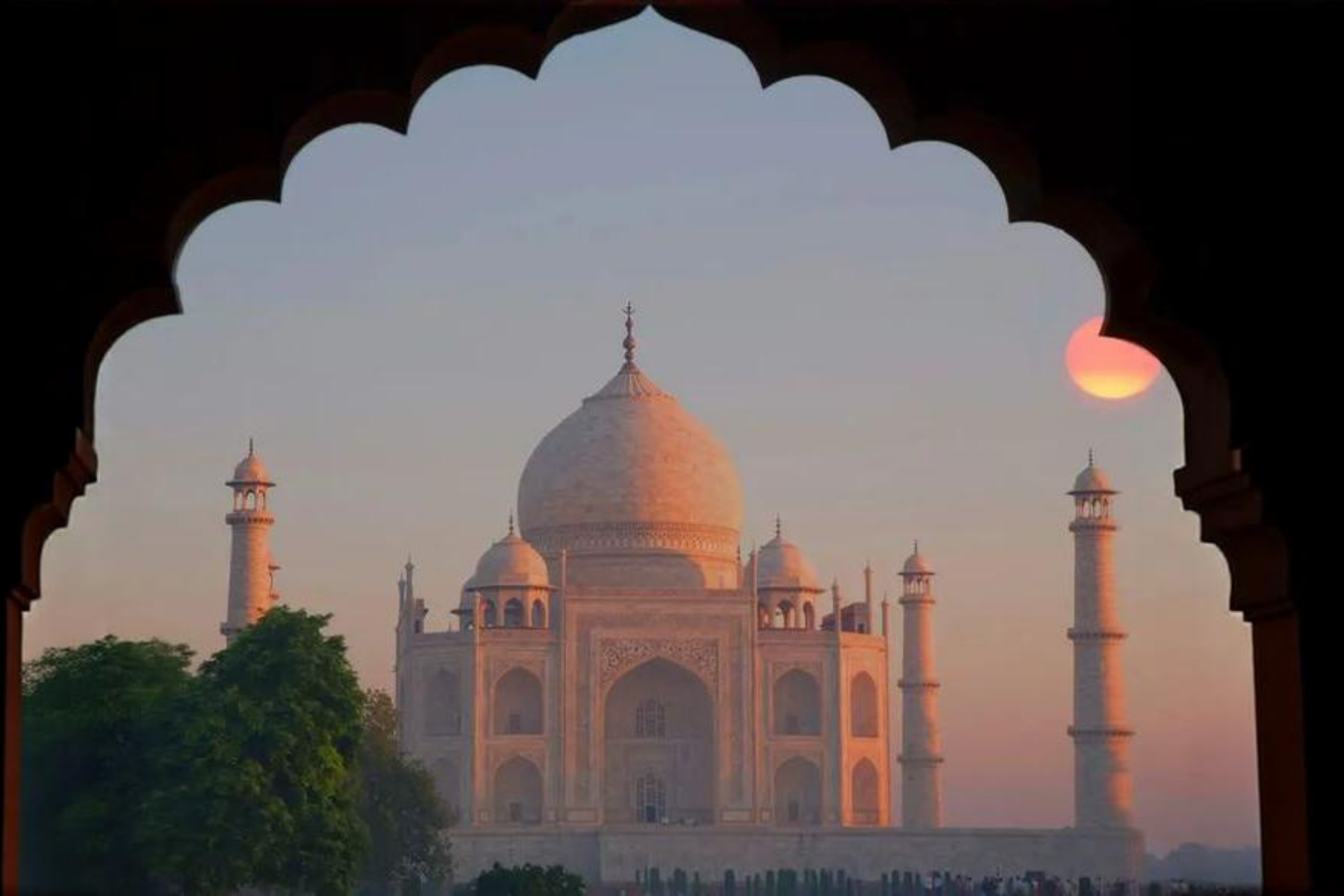 Private Taj Mahal & Agra Tour by Gatimaan Express Train