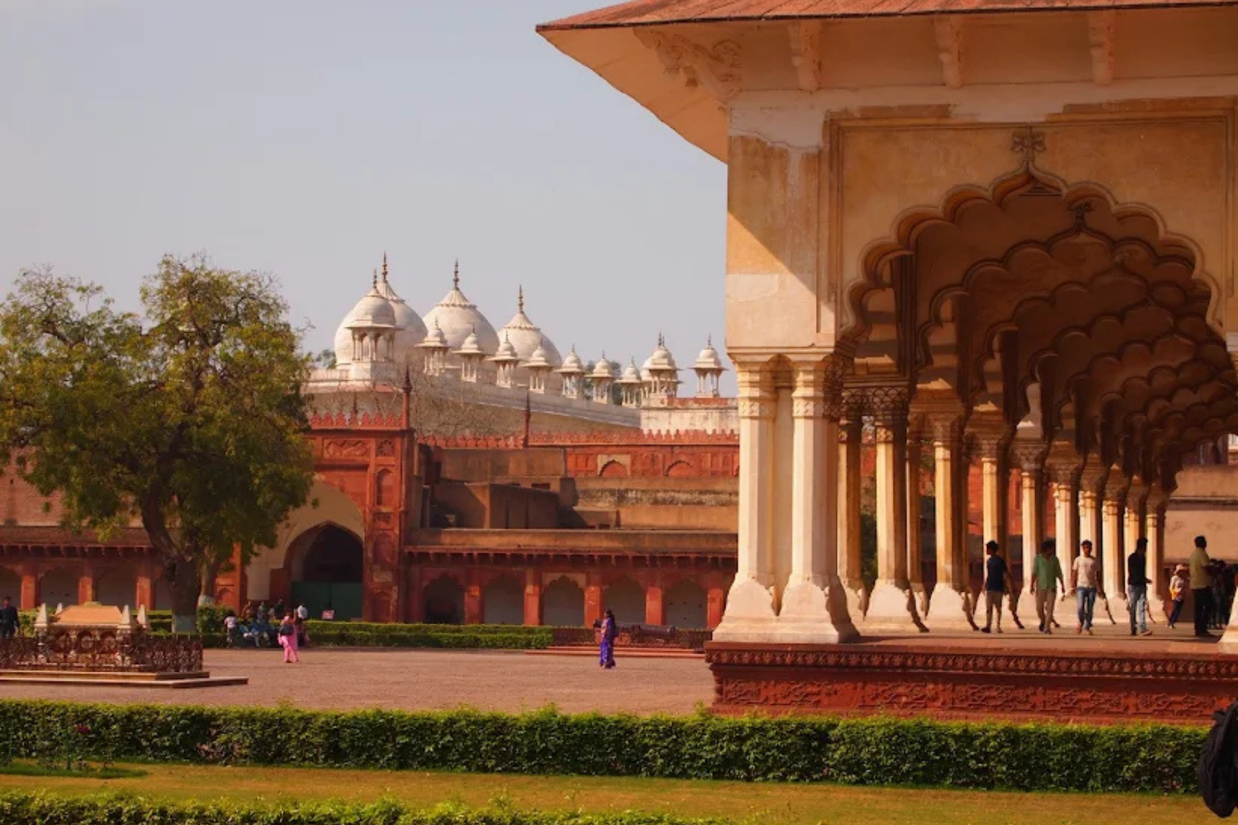 Taj Mahal Sunrise Guided Tour with Skip the Line Entry Ticket