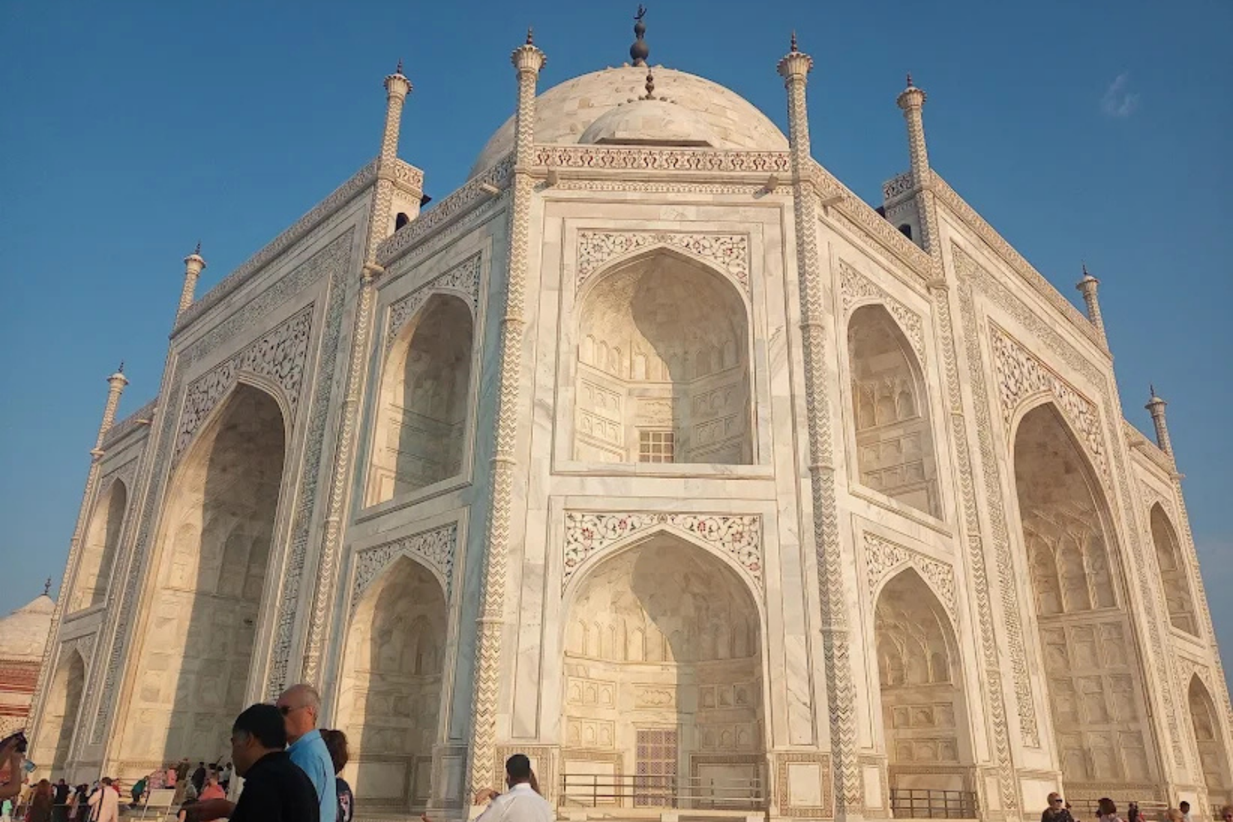 Taj Mahal Sunrise Guided Tour with Skip the Line Entry Ticket