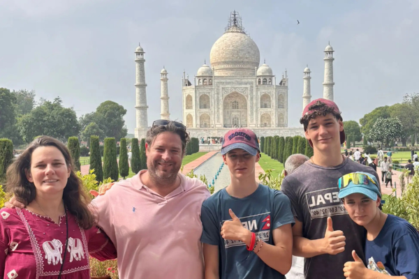 Taj Mahal & Agra Fort Tour with Skip the line and 5 Star Lunch