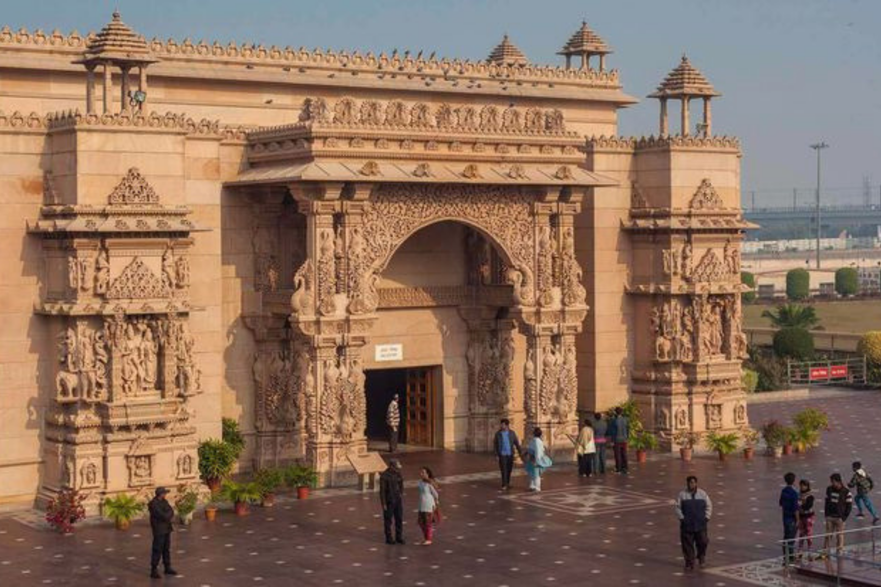 Delhi 6-Hours Spiritual Sites With Famous Temples