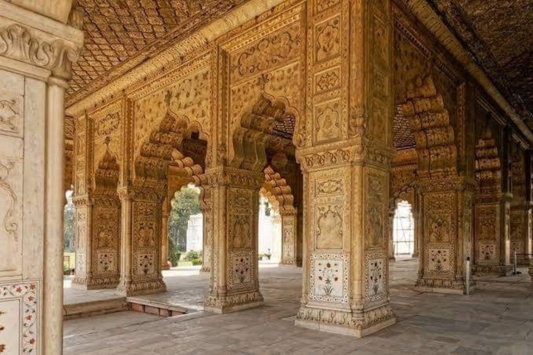 Red Fort Guided Tour with Entry Ticket and Pickup