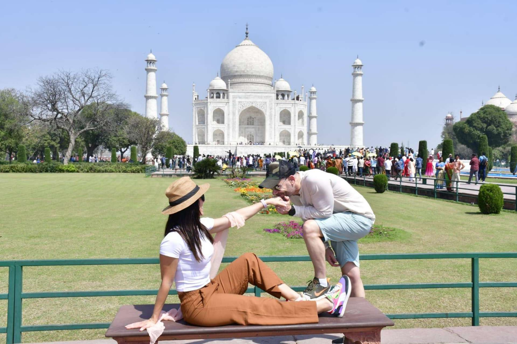 Taj Mahal Tour with Professional Photoshoot