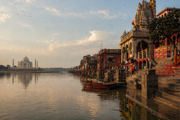 From Delhi: Taj Mahal & Mathura, Vrindavan Private Day Trip