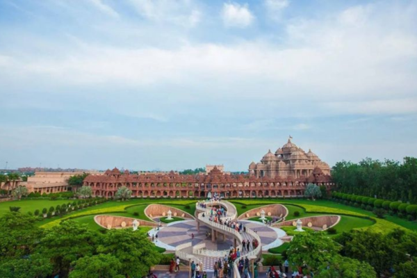 6-Hours Delhi Spiritual Sites With Famous Temples