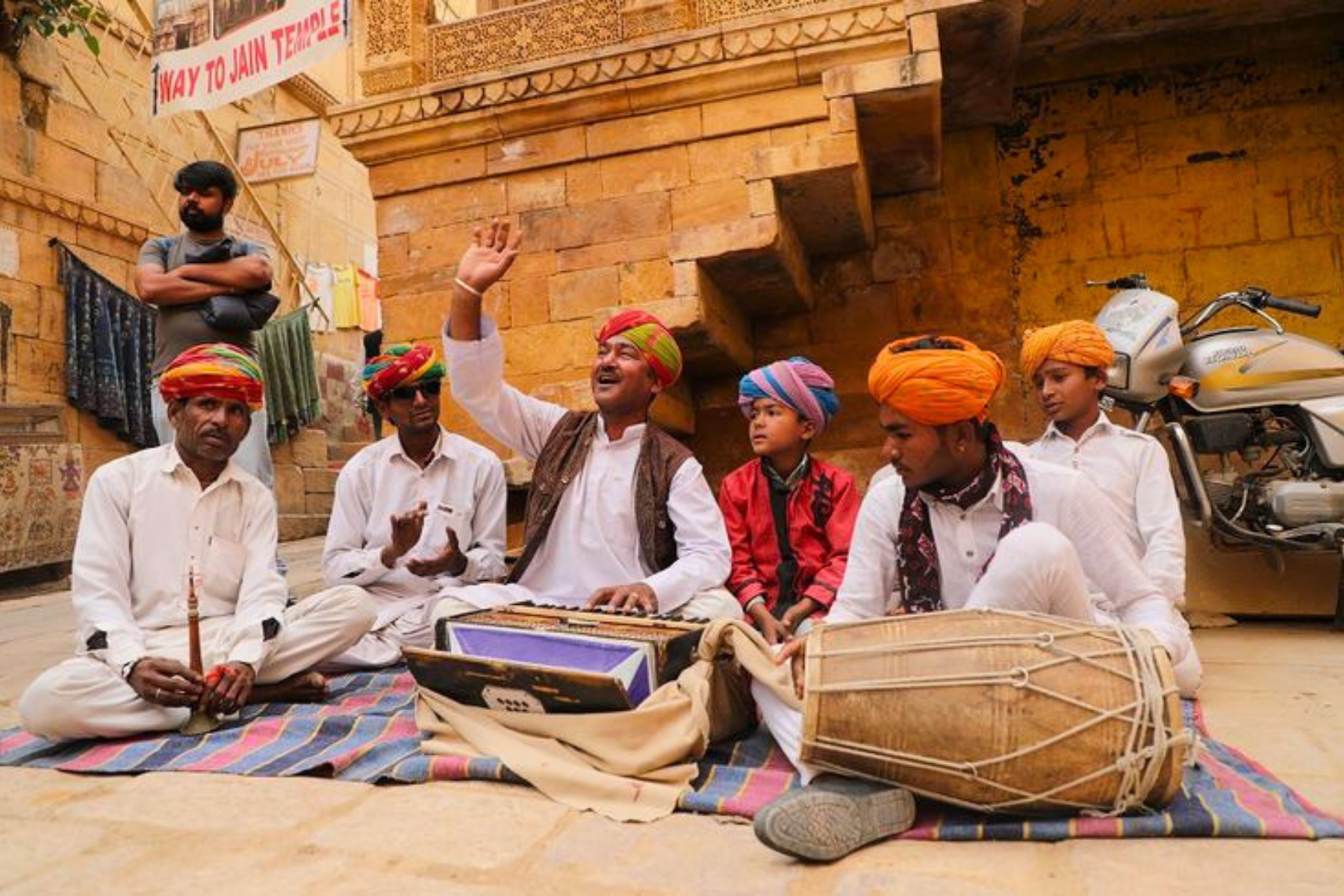 Jaipur Cultural Walk and Street Food Tasting Experience