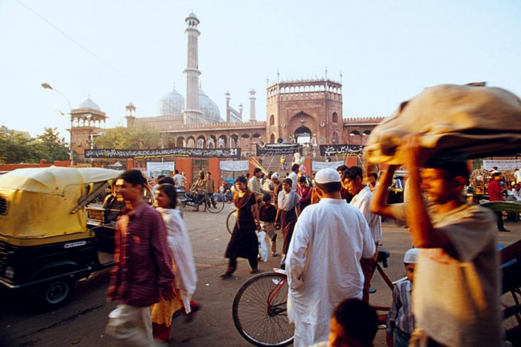 Old Delhi Heritage Walking tour with Rickshaw ride