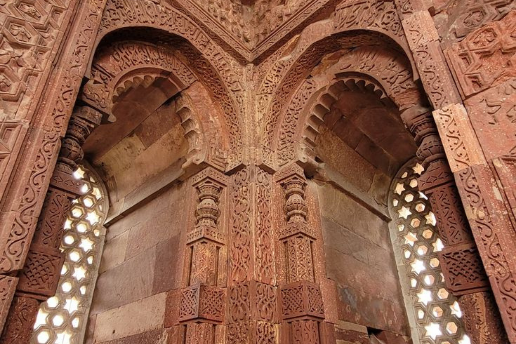 Private Qutub Minar Tour with Hotel Pickup