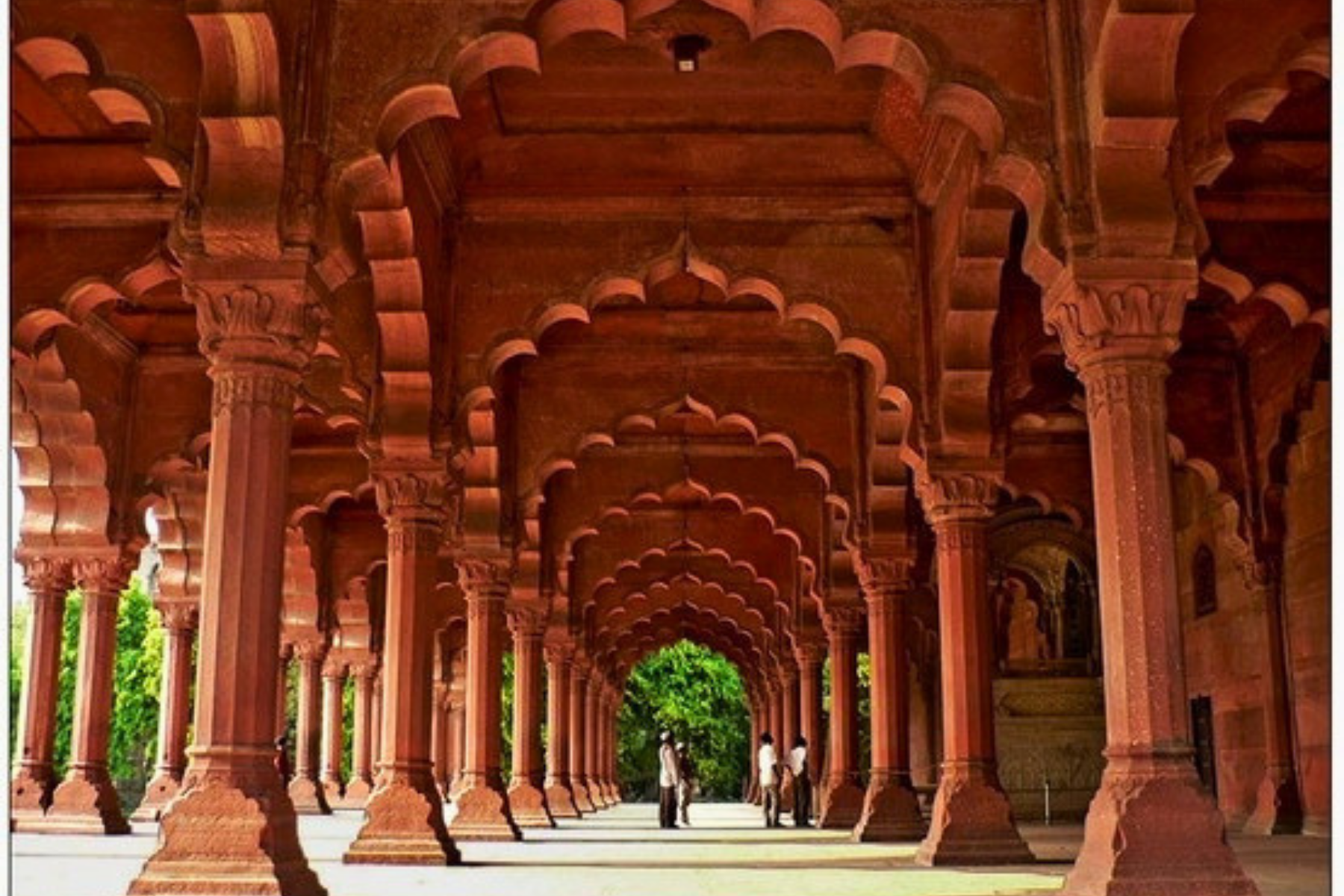 Red Fort Guided Tour with Entry Ticket and Pickup