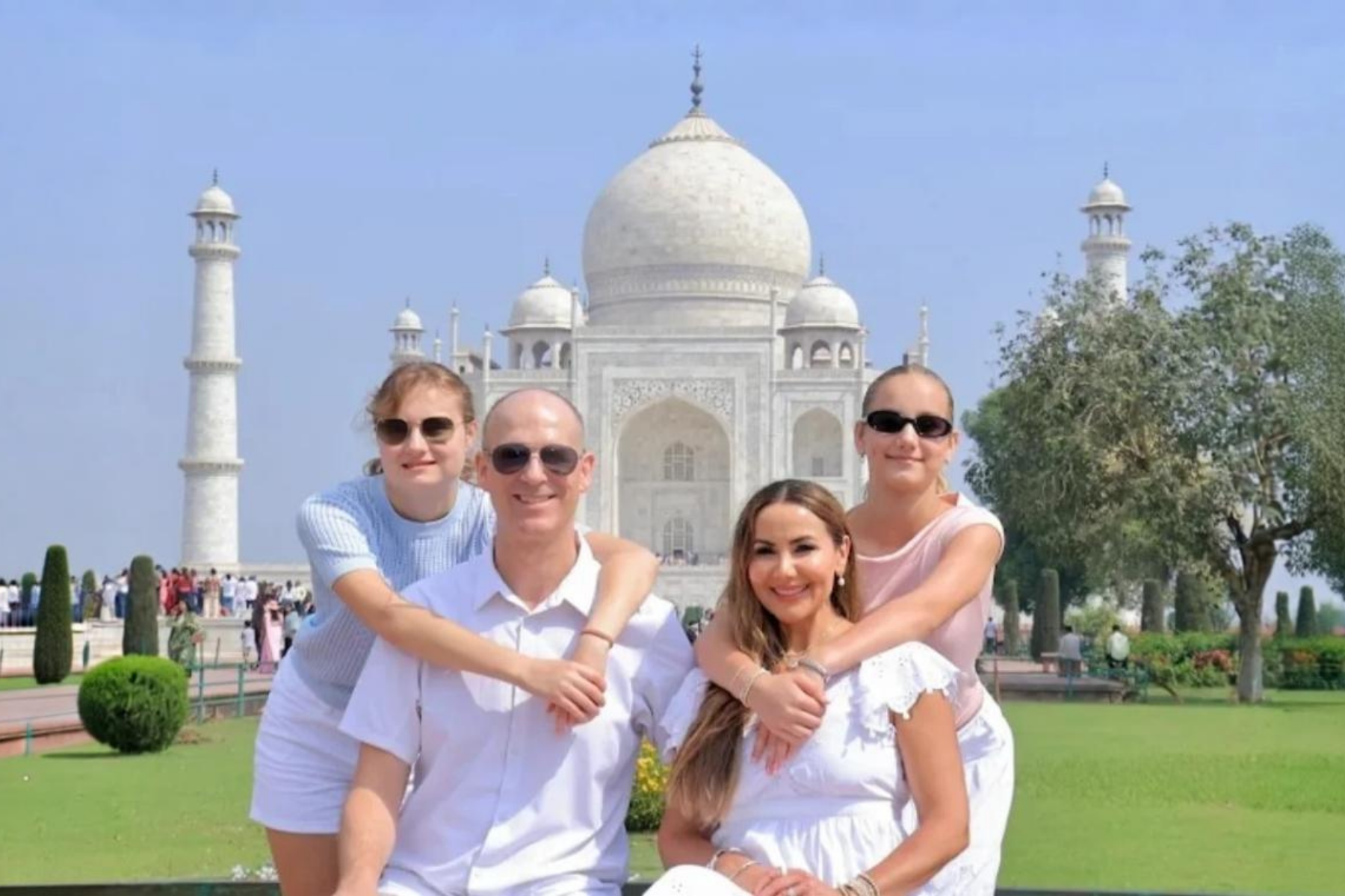 Taj Mahal Tour with Professional Photoshoot