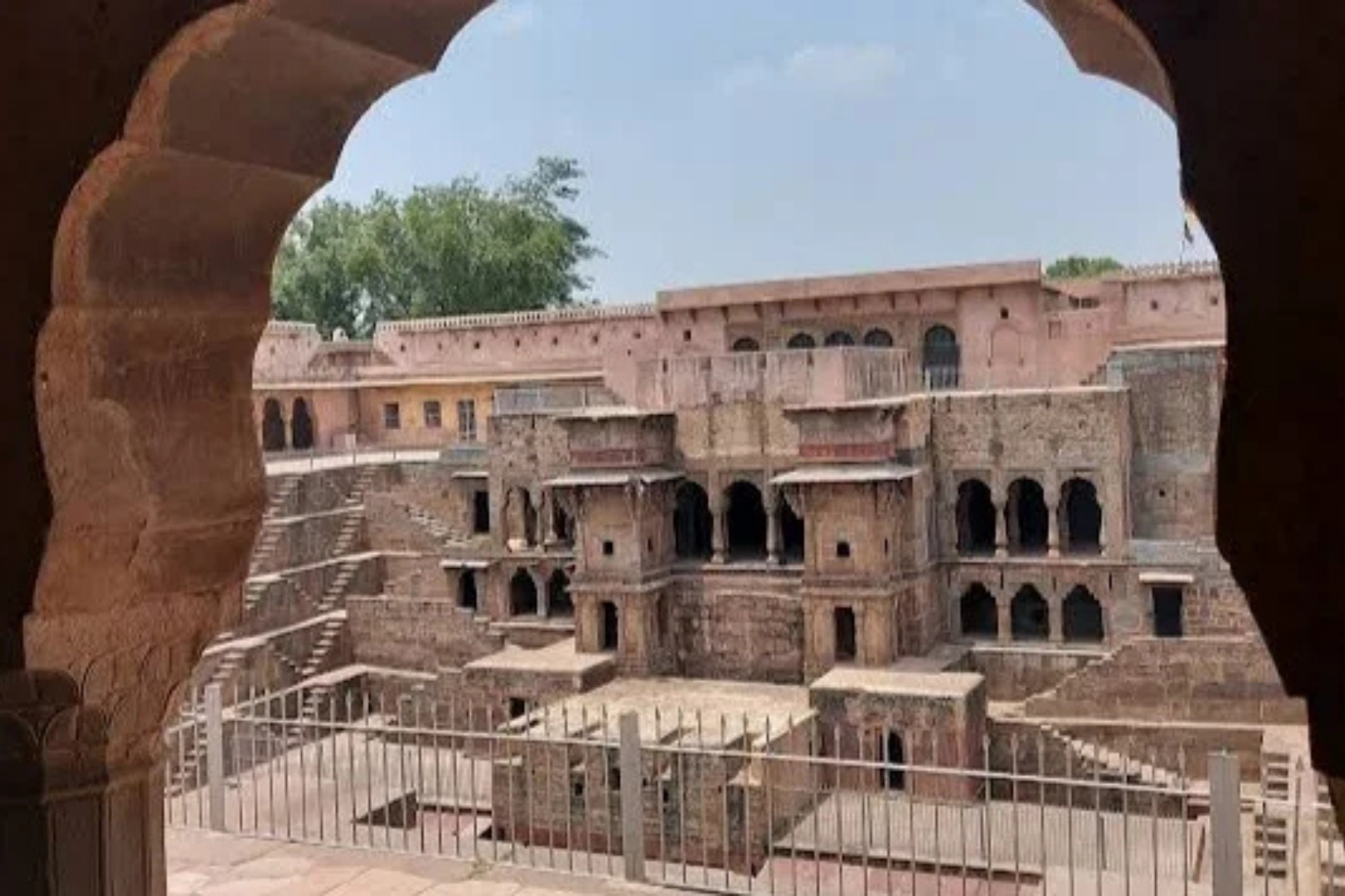 Delhi Agra Jaipur Transfer with Fatehpur Sikri & Stepwell