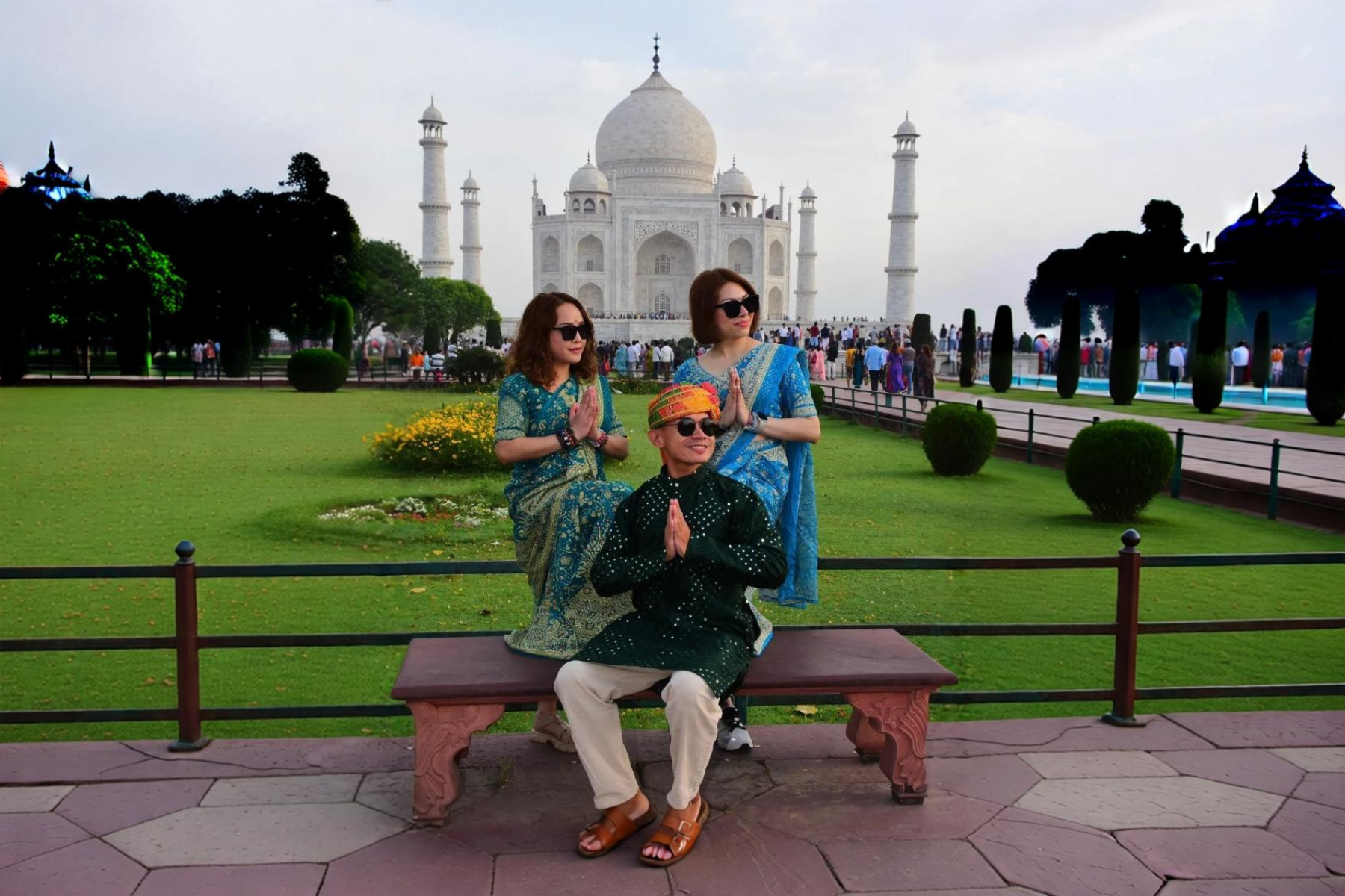 Taj Mahal Tour with Professional Photoshoot