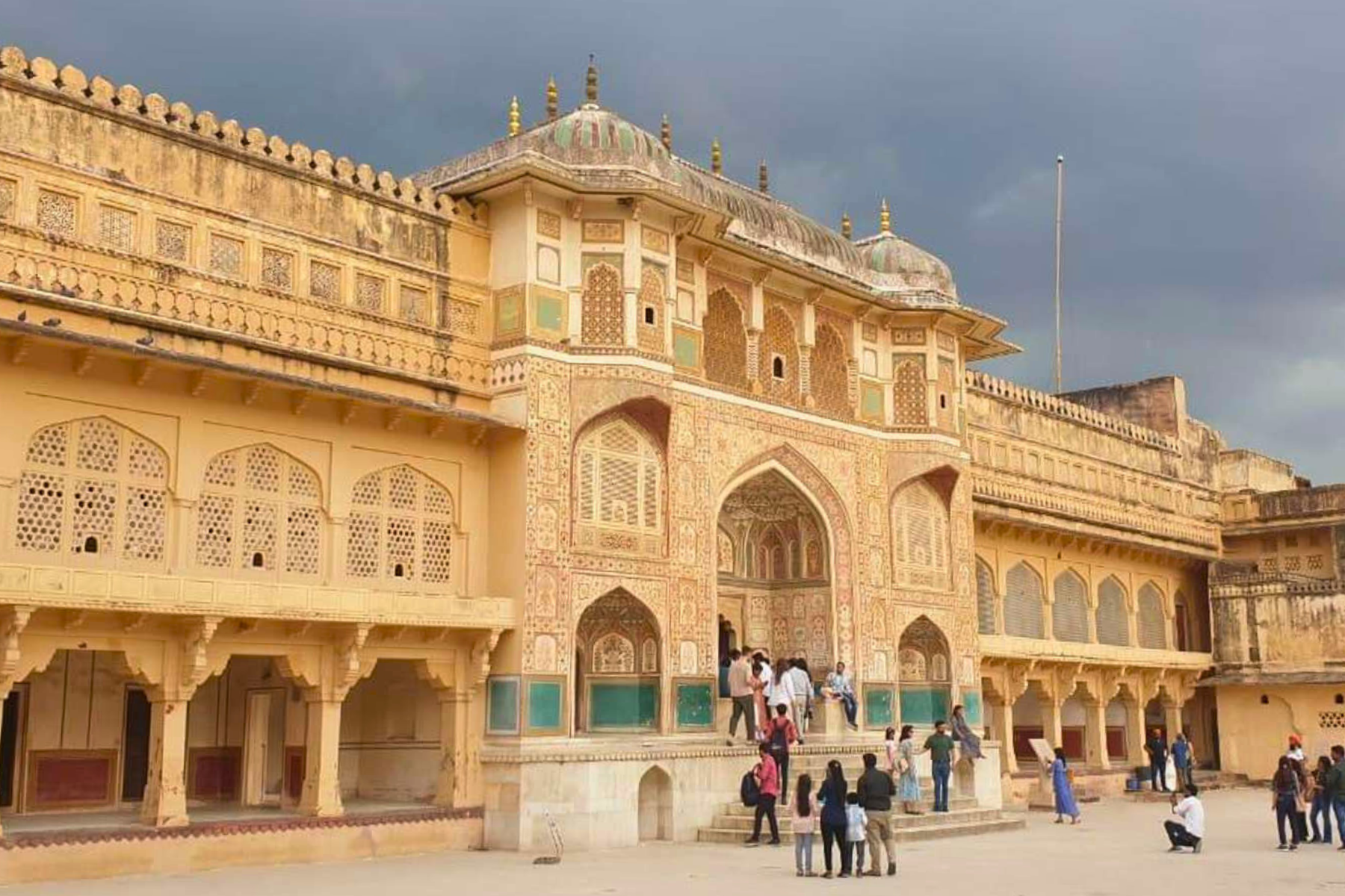 Delhi to Jaipur Day Tour by Superfast Train