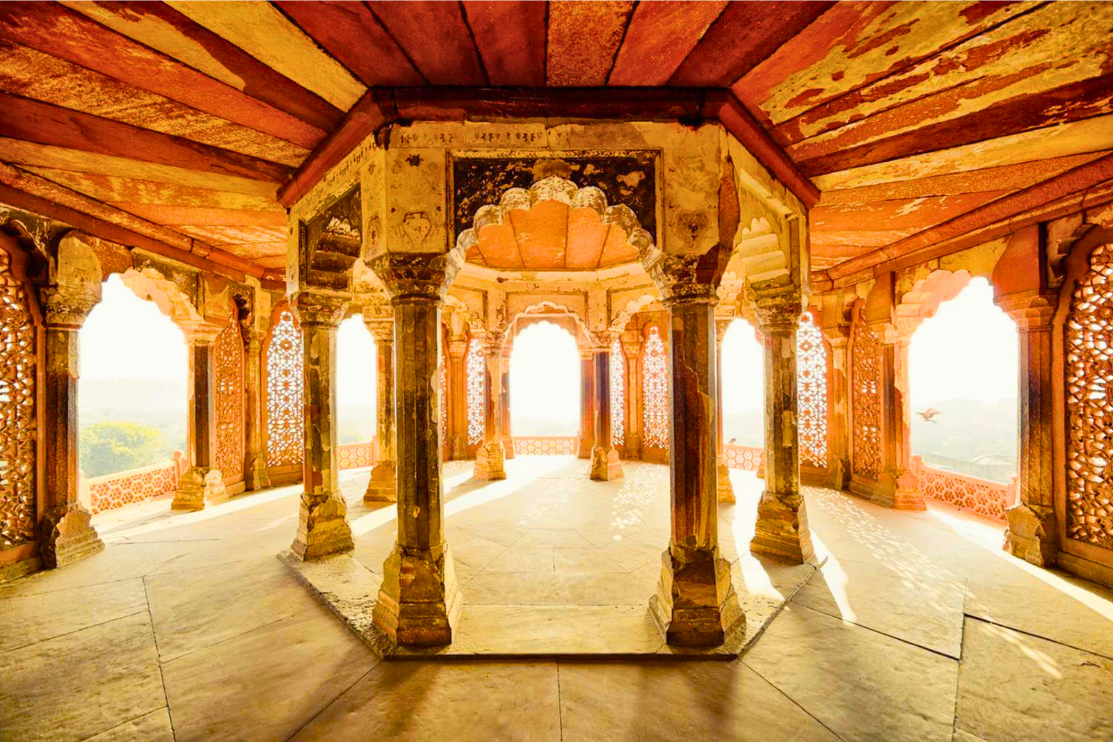 Mumbai to Taj Mahal Day Tour with Round-Trip Flights