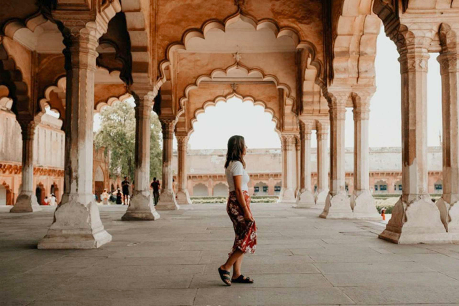 Mumbai to Taj Mahal Day Tour with Round-Trip Flights