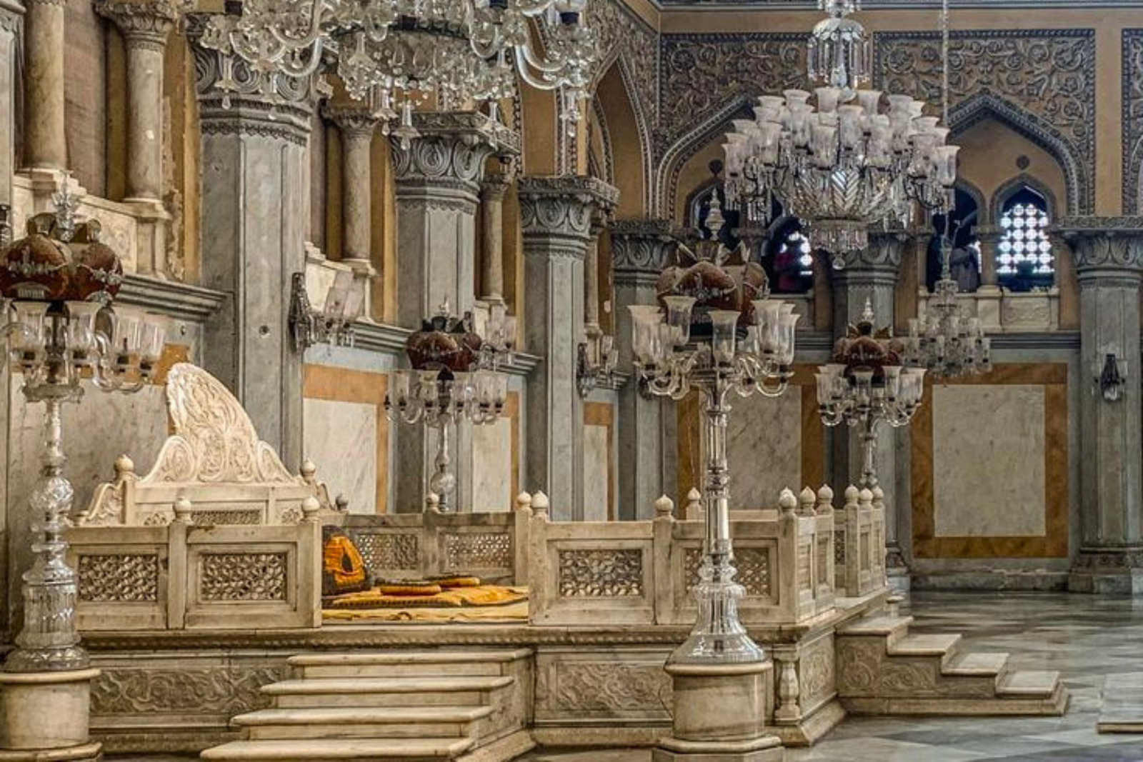 Hyderabad Charminar, Golconda Fort & Qutub Shahi Tombs Tour