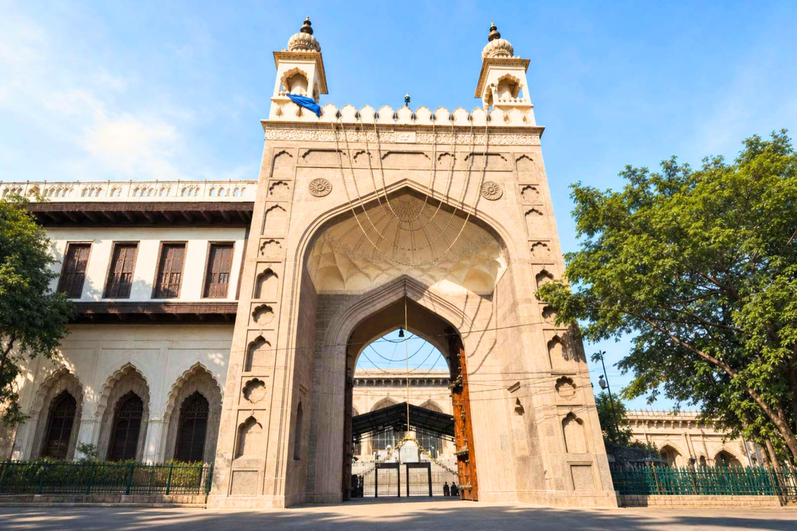 Hyderabad Old City Heritage Walking Tour with Entry Tickets