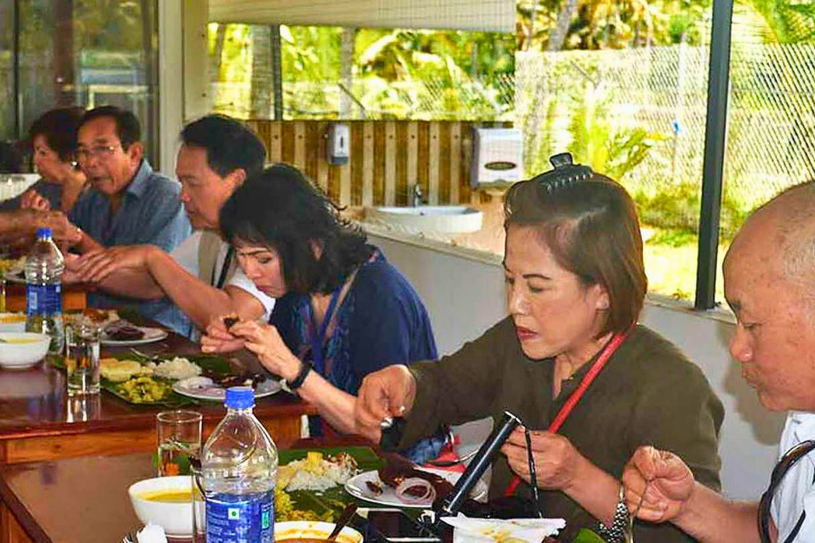 Kochi Local Street Food Walking Tour with Tastings
