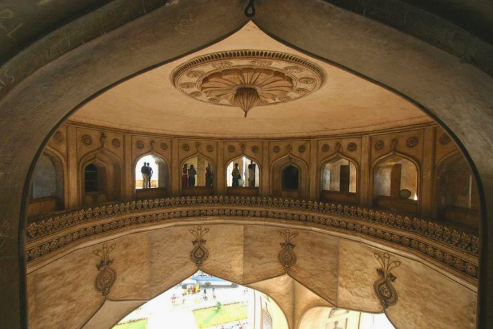 Hyderabad Charminar, Golconda Fort & Qutub Shahi Tombs Tour