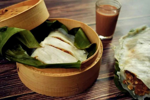 Kochi Local Street Food Walking Tour with Tastings