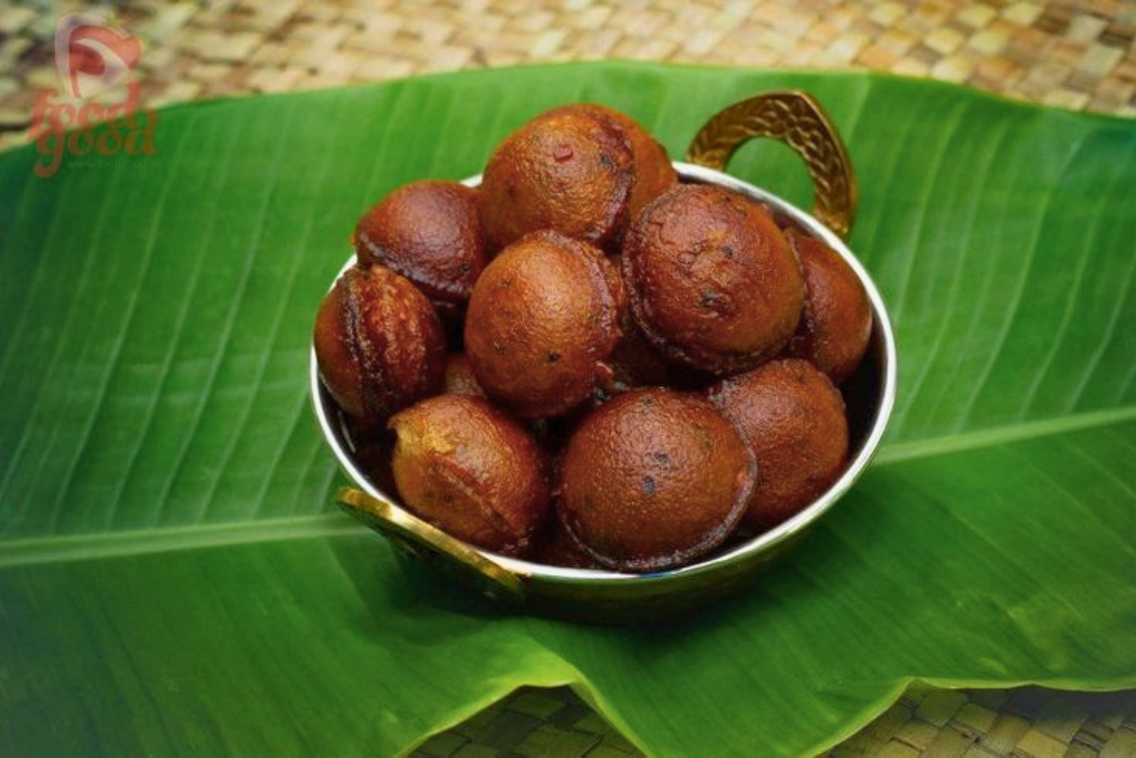 Kochi Local Street Food Walking Tour with Tastings